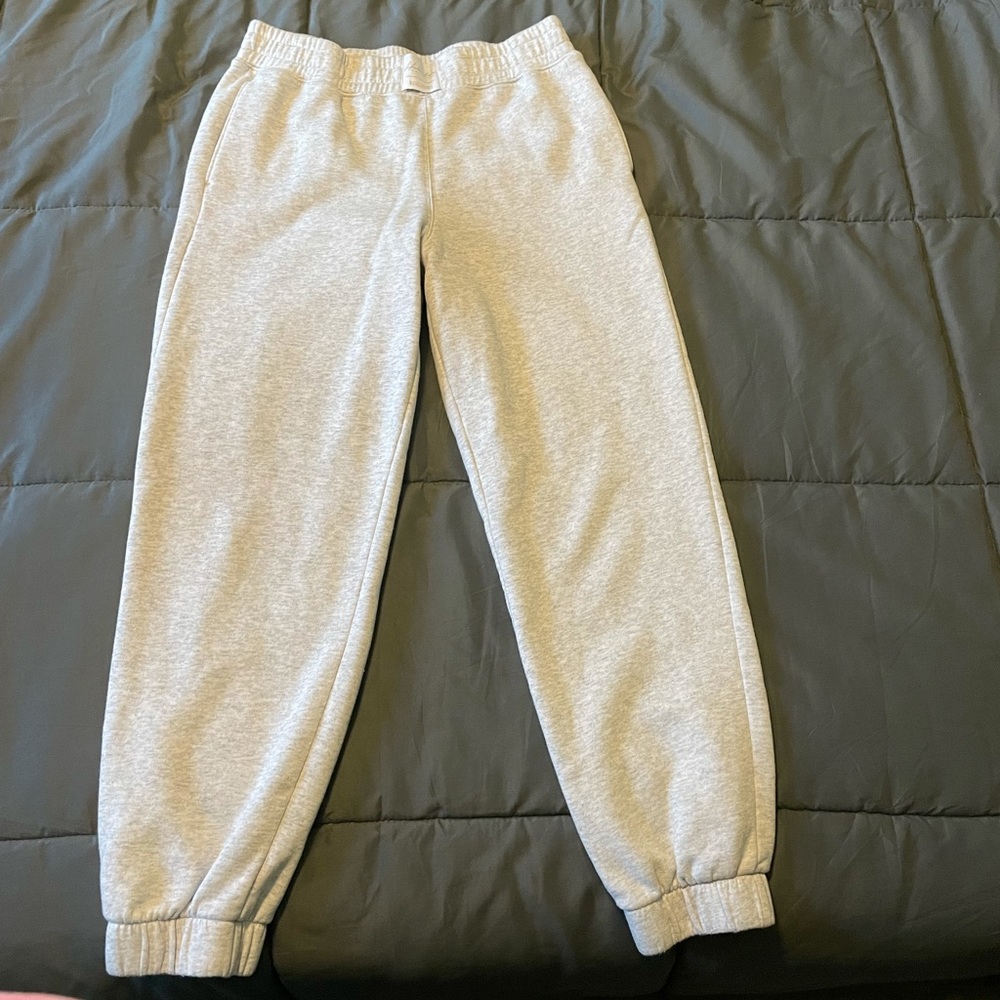 Hollister Ultra High-Rise Gray Sweatpants Size Medium